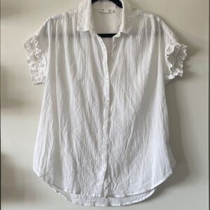 BeachLunchLounge|White Short Sleeve crepe Blouse with ruffle detail|Small|EUC